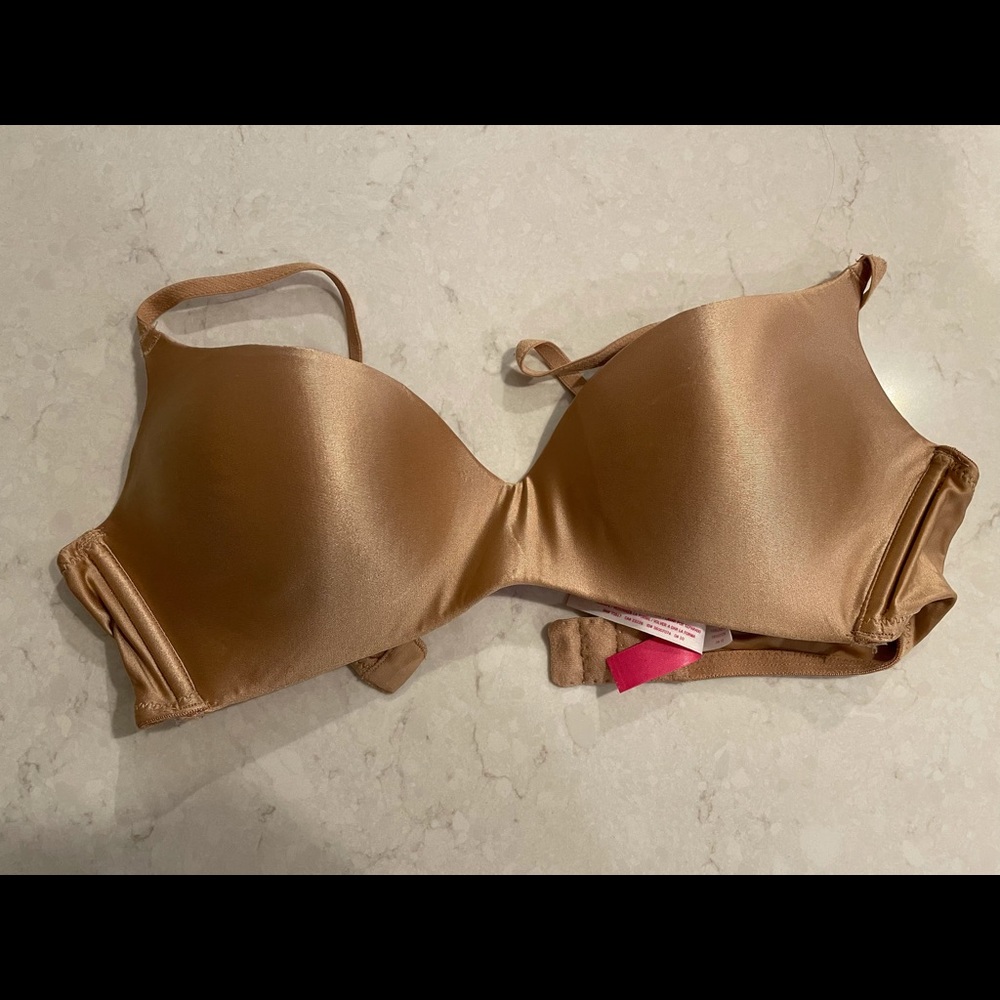 Victoria secret bra: PINK